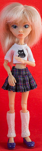 AmiGaTa Cuatra as J-Party schoolgirl