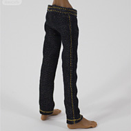 AmiGaTa wearing jeans