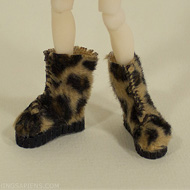 Ugg boots for AmiGaTa girl